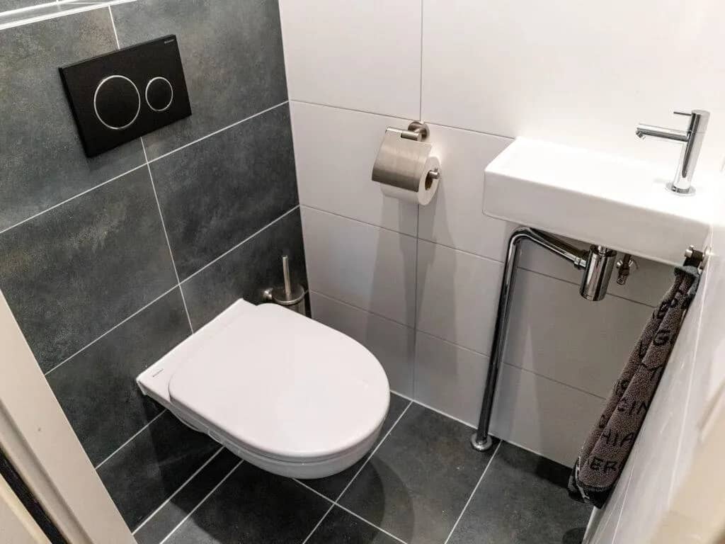 Modern toilet geïnstalleerd door 247 Ontstopper